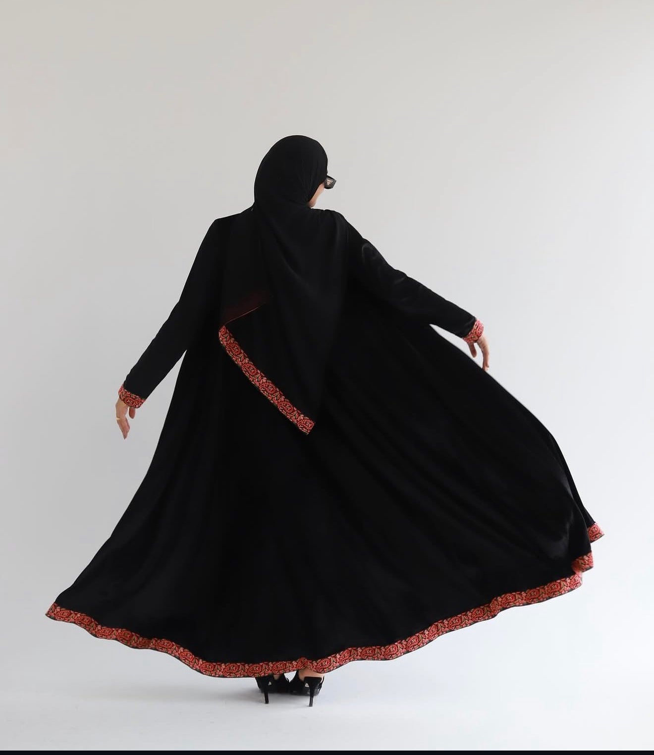 Velvet abaya